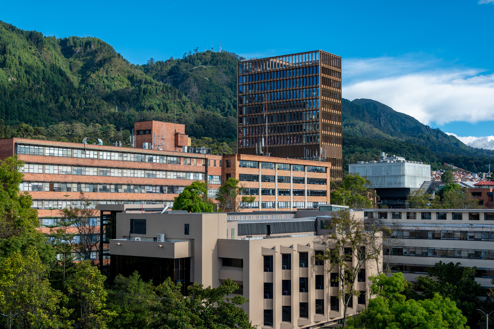 La Javeriana se  mantiene como la tercera mejor universidad en Colombia según SCIMAGO Institutions Rankings